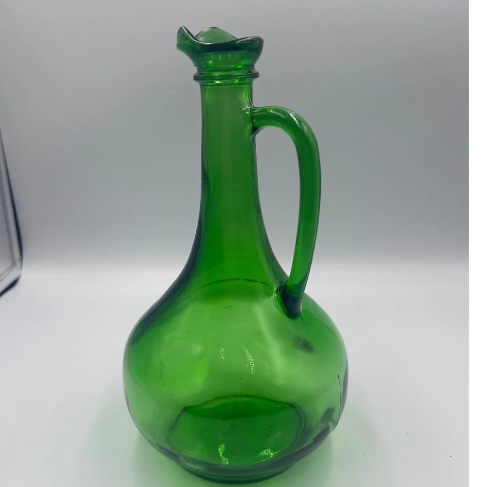 Vintage 1976 Wine World Green Glass Decanter Handled Carafe W-1044 11 Inch